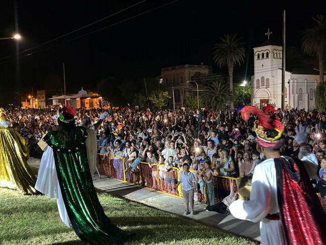 La magia de los Reyes volvi� a iluminar Sierras Bayas